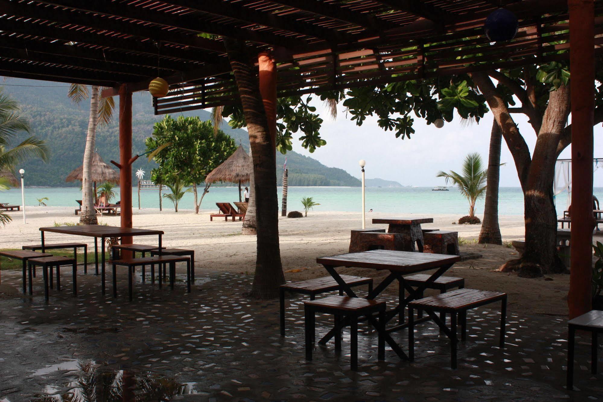 Andaman Beach Resort Lipe Exterior foto